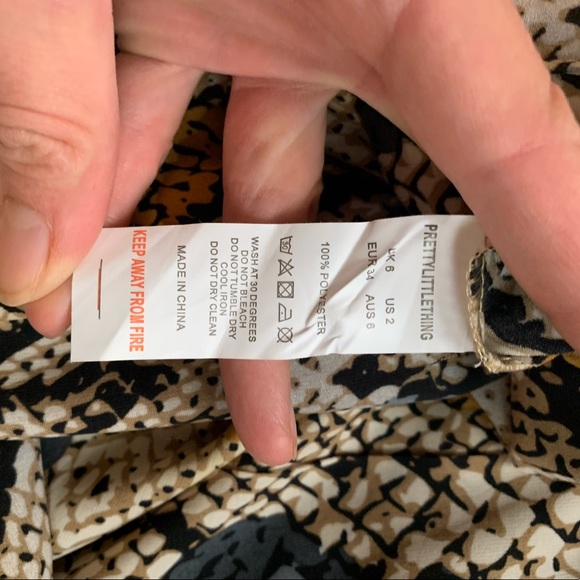 PrettyLittleThings Snake Skin Print Pants - Picture 4 of 5